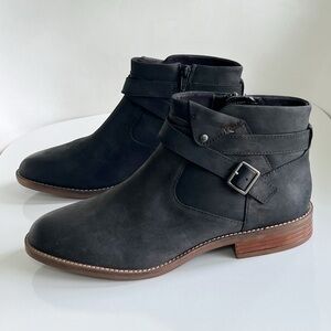 Clarks Women's Camzin Dime Black Leather Ankle Boot Size 9M Buckle Booties